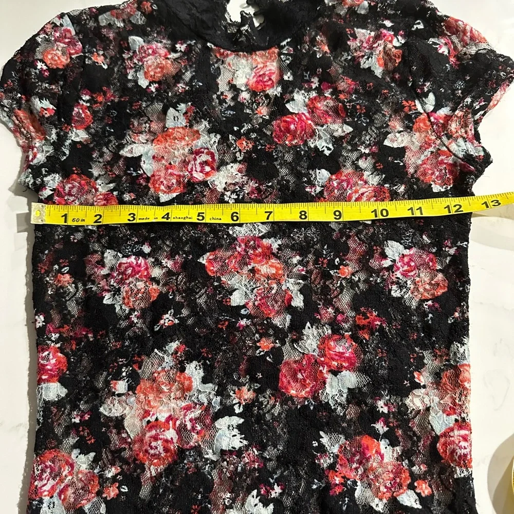 EUC Almost Famous lace top size S - Picture 2 of 6